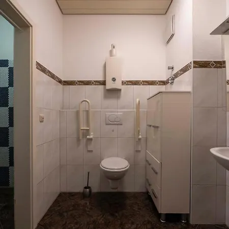 아파트 Exklusive Stadtwohnung Im Eg *
