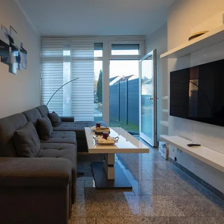 아파트 Exklusive Stadtwohnung Im Eg