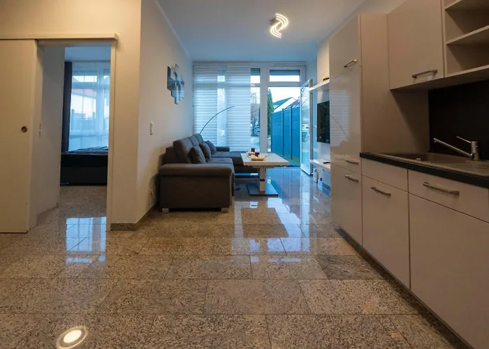 Exklusive Stadtwohnung Im Eg *